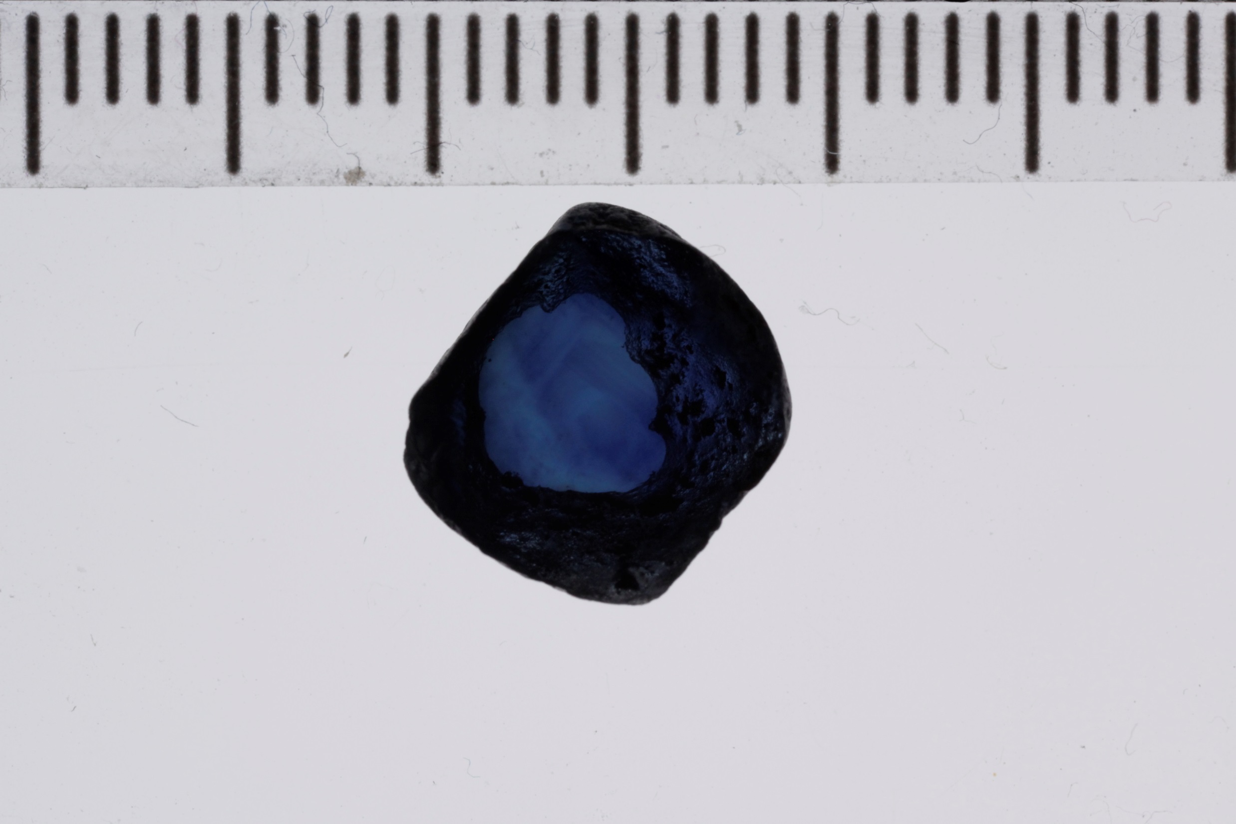 A Montana sapphire from the GIA reference collection was heated with pressure in South Korea and subsequently faceted. No damage occurred during polishing and cutting.