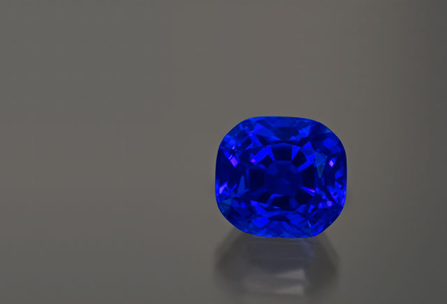 15.42 carats of deep blue wonder. The discovery of gems such as this set the world afire in 1967. Photo: Wimon Manorotkul/Pala International; specimen courtesy of Robert & Phyllis Hughes