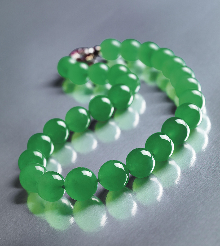 Figure 11. The record price at auction for jade was shattered in April 2014 when the Barbara Hutton-Mdivani necklace was purchased by the Cartier Collection for a staggering US$27.44 million. Image © Sotheby's