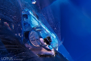 Negative crystal with a carbon dioxide bubble and graphite crystal in an unheated Sri Lanka sapphire. Such inclusions cannot tolerate heat treatment and thus are proof of natural, unheated origin.
