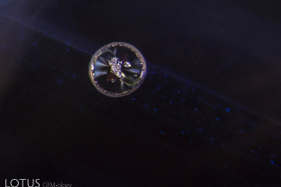 A heat-induced discoid in a heat-treated sapphire from Serendib.