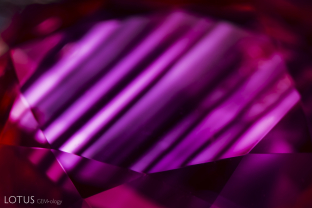 Growth zoning pattern in a Burma spinel.